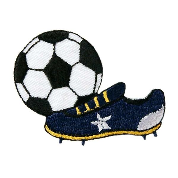 Applikation Fußball mit Schuh