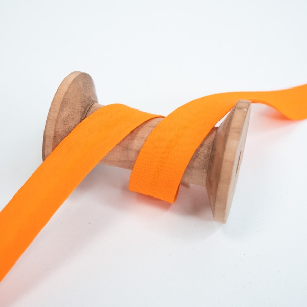 Elastisches Schrägband vorgefalzt orange
