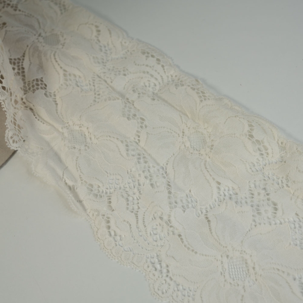 Spitzenborte 15cm Blume ivory