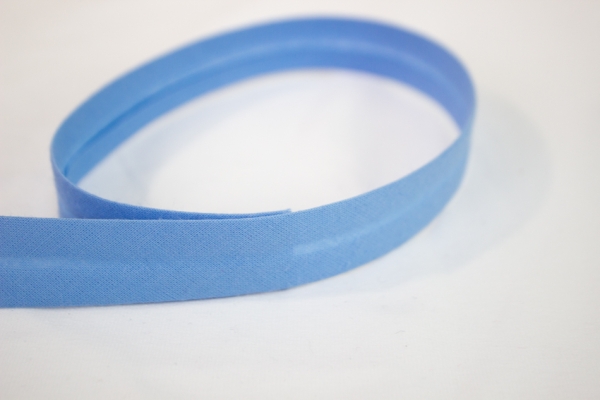 Schrägband vorgefalzt himmelblau