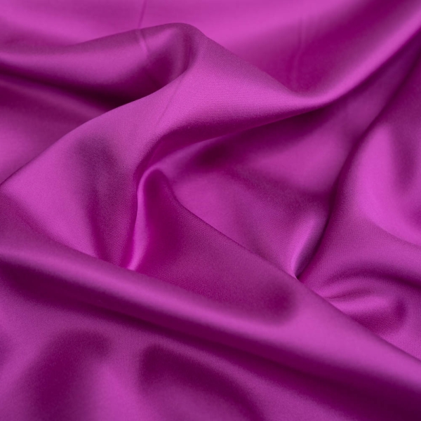 Festtags Viskosesatin lila-beere