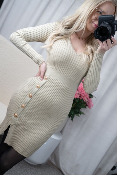 Strickkleid mit Knopfleiste Kira hellbeige S/M